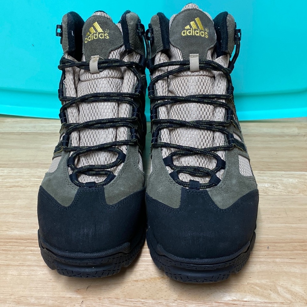 Adidas Karakum Mid M Outdoor boots